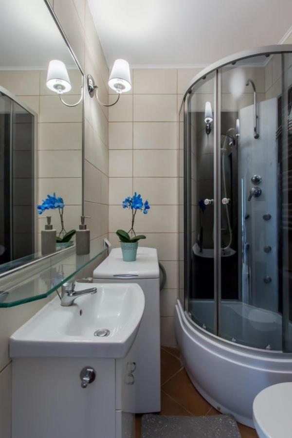 Butas Clicktheflat Golden Terraces